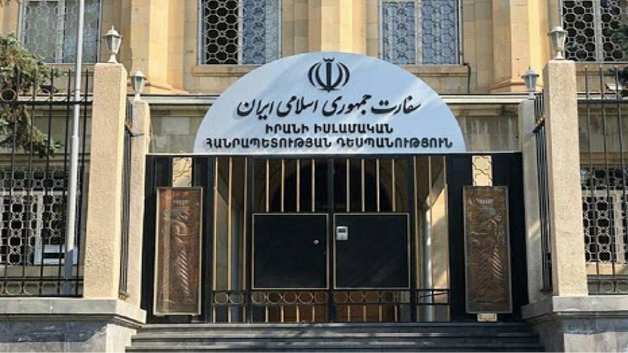 هیچکدام از نهاد‌های بازرگانی ایرانی در روسیه متعلق و یا وابسته به سفارت نبوده و نیست 