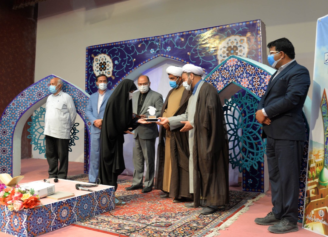 نفرات برتر جشنواره استانی قرآن مدهامتان در انار تجلیل شدند