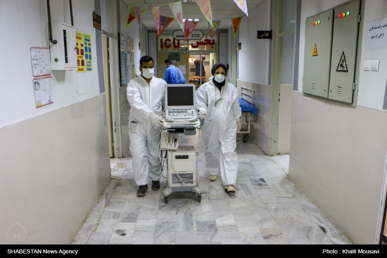 تکریم از کادر درمان توسط چهره‌های هنر انقلاب اسلامی خوزستان