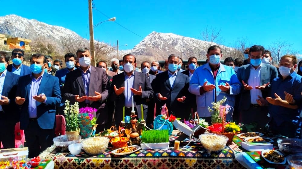 تحویل سال متفاوت مسئولان کهگیلویه و بویراحمد در شهر زلزله زده سی سخت 