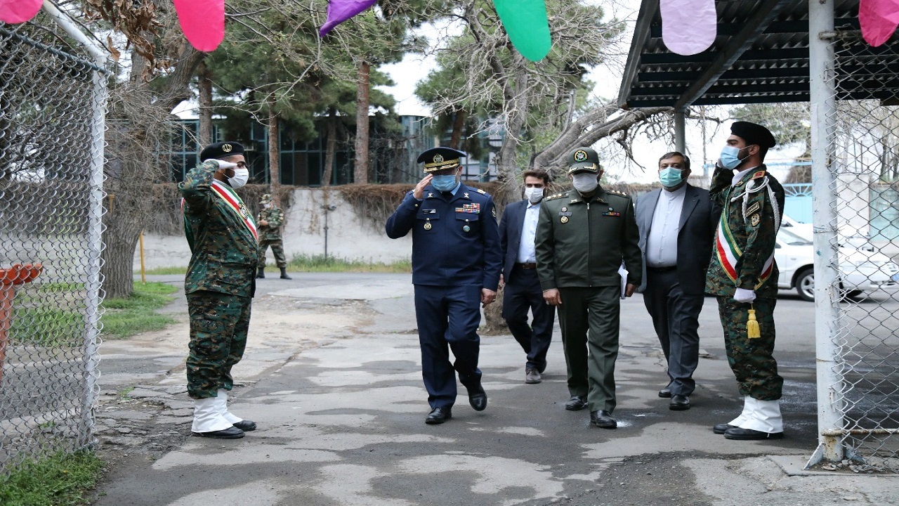  سربازان حافظ امنیت و اقتدار کشور هستند/ دستاورد‌های انقلاب اسلامی حاصل مجاهدت شهیدان و سربازان این مرز و بوم است 