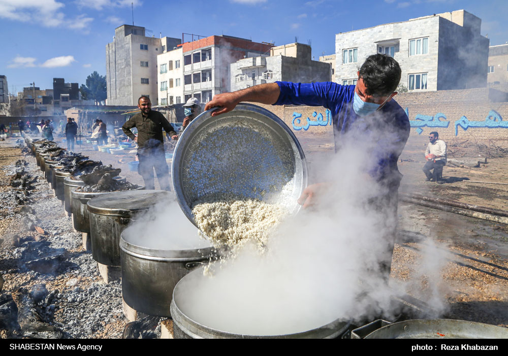 طبخ بیش از ۷ هزار پُرس غذای نذری در روستای بزنج  اسفراین  