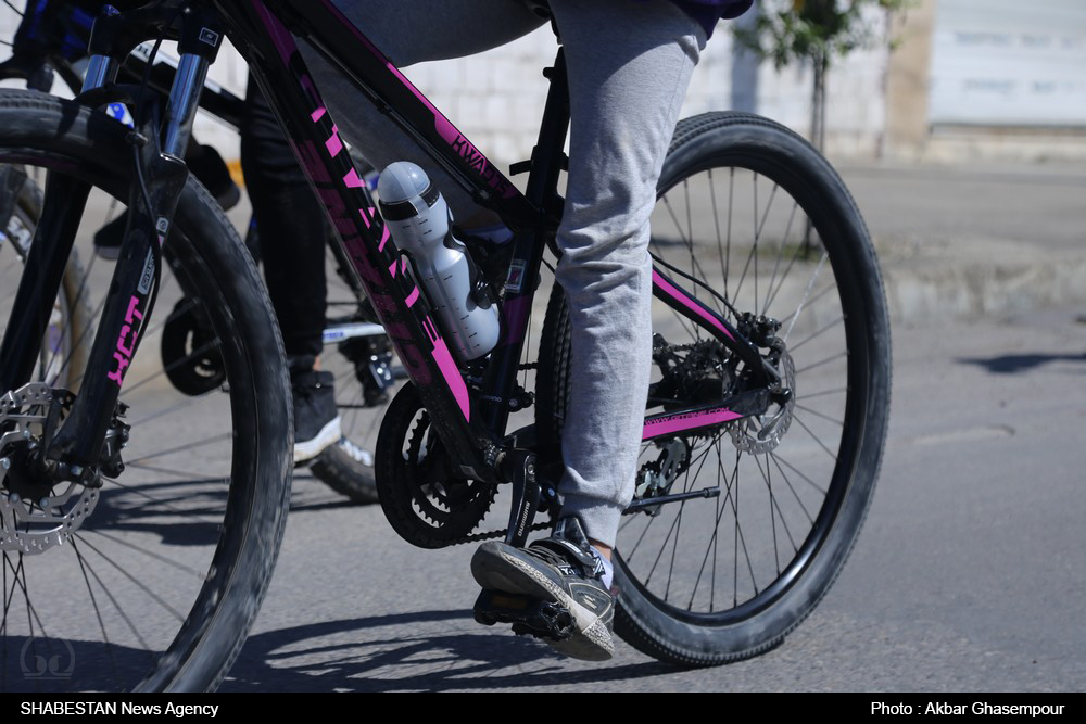 برگزاری همایش «دوچرخه سواری» همراه با زیارت امامزاده «حسین» توسط نوجوانان کانون «الزهرا (س)» جهرم  