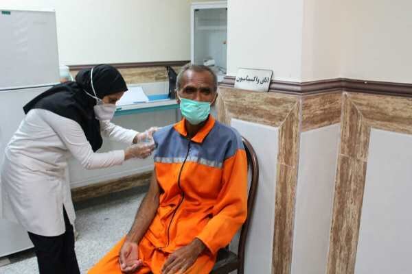پرسنل آرامستان شهرداری شیروان در برابر ویروس کرونا واکسینه شدند 