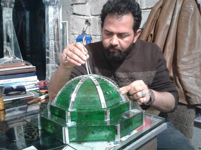 ساخت ماکت مسجد و قرآن کریم با دورریزهای شیشه