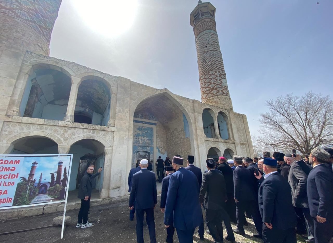 نشست میان ادیانی به مناسبت آغاز ماه رمضان در مسجد «آقدام» آذربایجان 