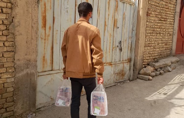 ۳۳ بسته گوشت متبرک قربانی بین خانواده های نیازمند شهر جونقان توزیع شد