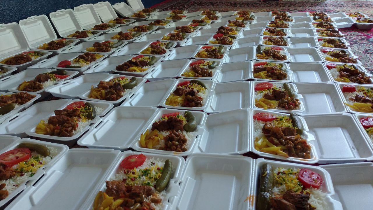 طبخ غذای گرم برای نیازمندان در میلاد امام حسن مجتبی (ع) توسط قرارگاه جهادی «عمار»