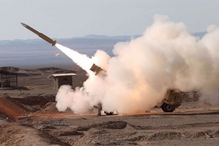  شلیک موشک هوا به سطح و تیراندازی به اهداف متحرک دریایی توسط جنگنده‌های فانتوم 