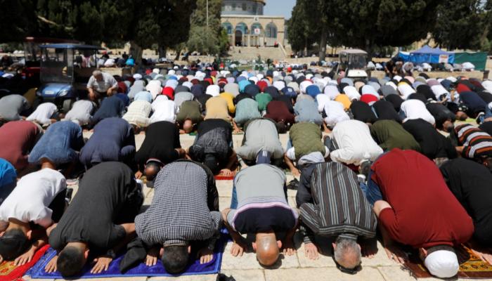 اقامه دومین نماز جمعه باشکوه فلسطینی ها در مسجدالاقصی