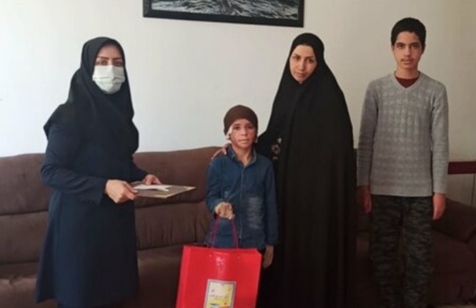 تقدیر کانون پرورش فکری کودکان و نوجوانان فارس از کودک قهرمان در خرمبید  