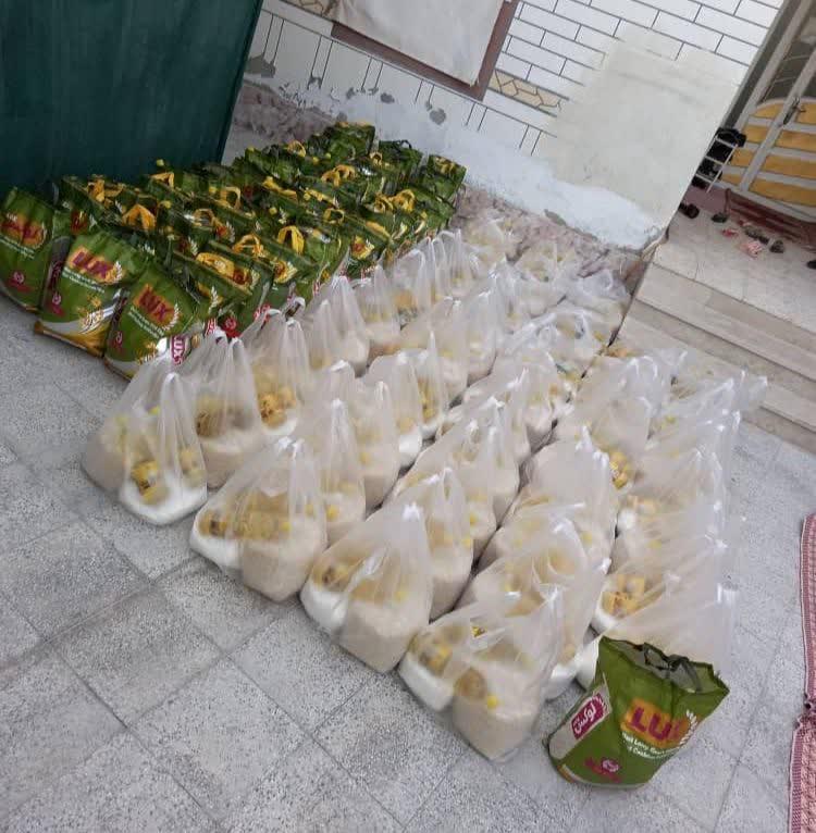 توزیع بیش از ۱۰۰ بسته مواد غذایی میان نیازمندان از سوی کانون امام محمدباقر(ع) بیرم