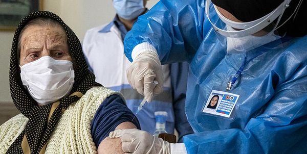 آغاز واکسیناسیون افراد بالای ۷۵ سال در روستاهای قزوین