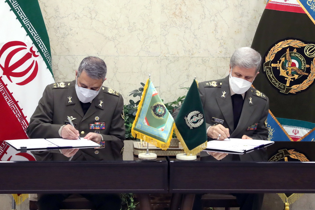 توافقنامه راهبردی تولید و تحویل هزار فروند پهپاد پیشرفته توسط وزارت دفاع به ارتش امضا شد