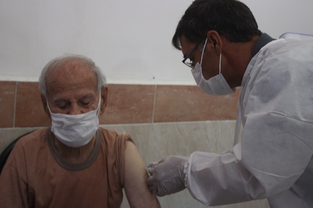  بیش از ۱۳۳ هزار نفر از جمعیت بالای ۶۰ سال در قزوین واکسن دریافت کرده اند