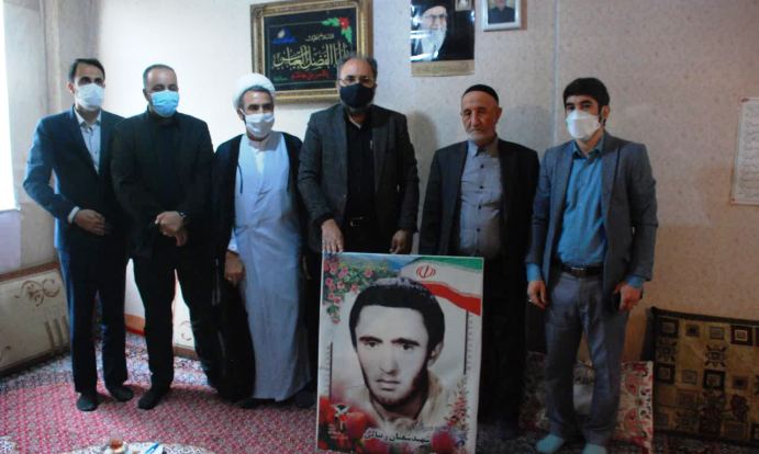 مدیر ستاد هماهنگی کانون های مساجد قزوین با خانواده شهید شعبان زینالی دیدار کرد