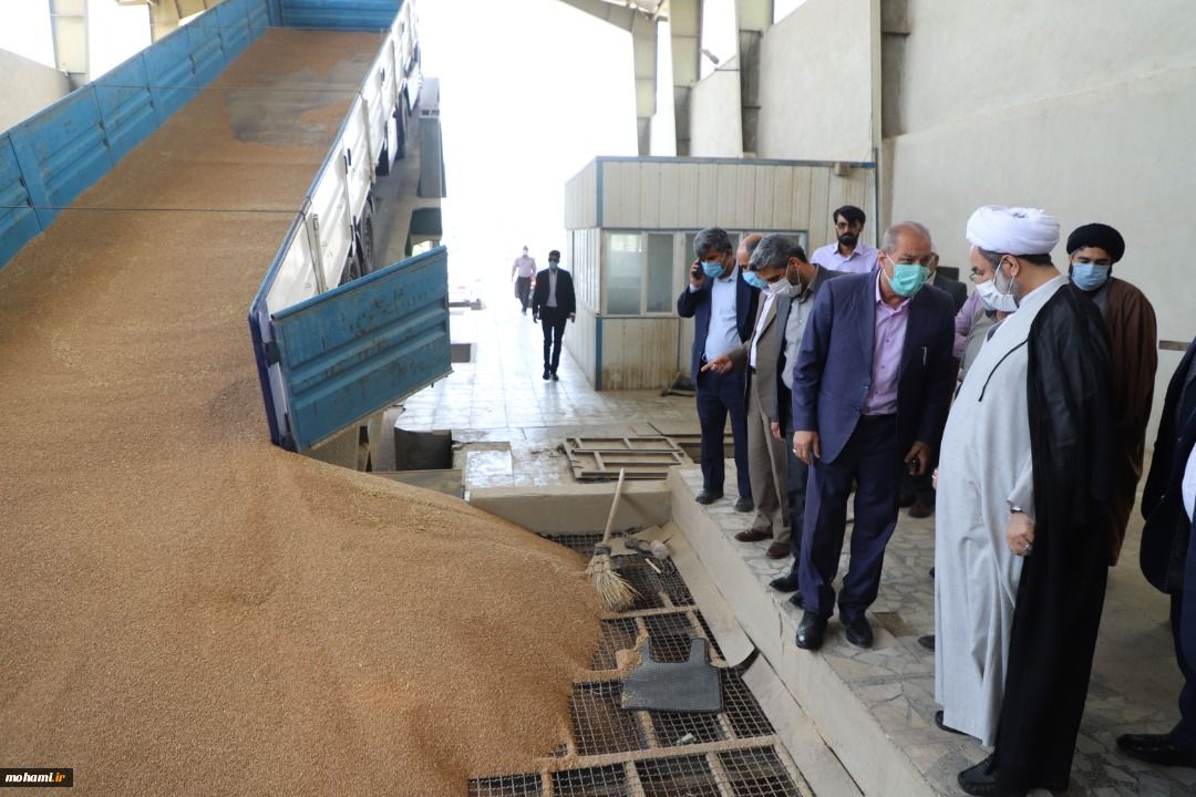 بازدید نماینده ولی فقیه در سیستان‌وبلوچستان از شش کارخانه تولید آرد زاهدان 