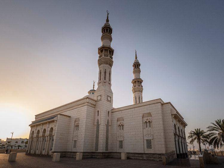 اظهارات ضد مسجد استاد تونسی در فیس بوک ججال برانگیز شد 