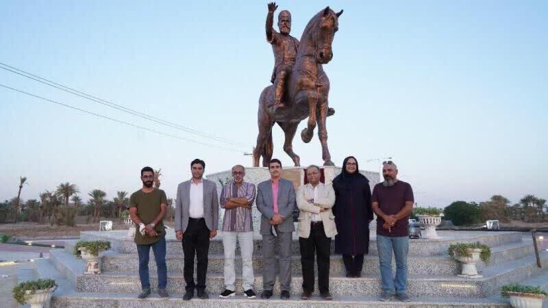  ساخت مجسمه مفاخر بافق از سوی شهرداری کار فرهنگی است  