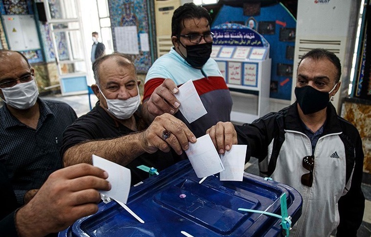شور حضور گیلانیان در ساعات اولیه انتخابات/ همه برای ایران می‌آیند