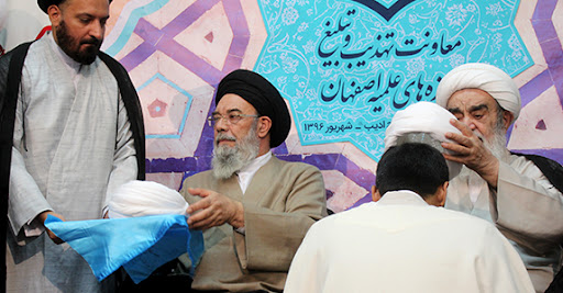 ۱۸۰ طلبه اصفهانی ملبس به لباس روحانیت می شوند