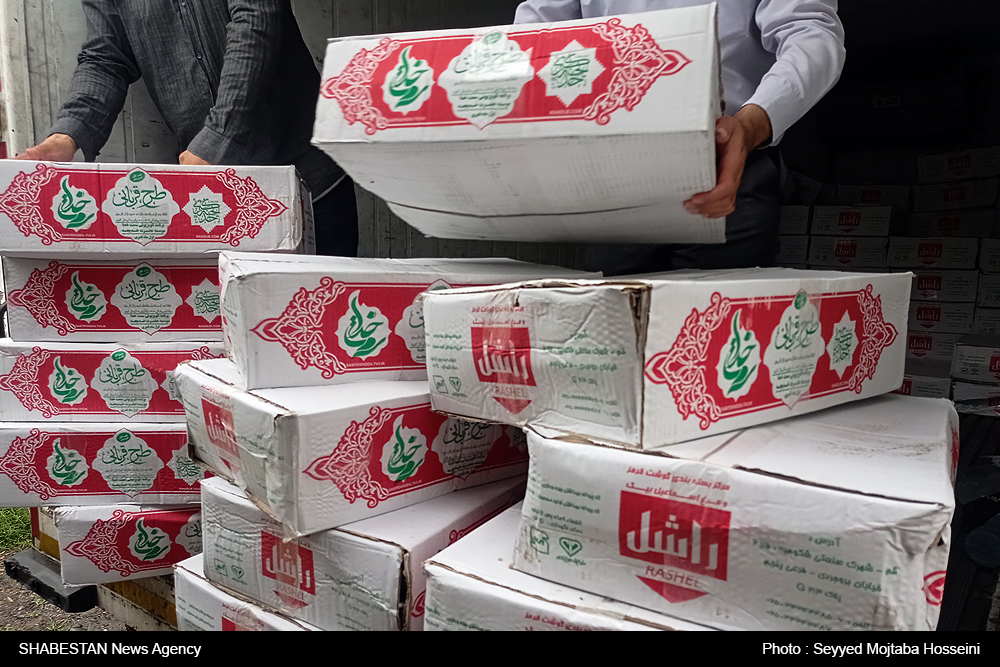 یک هزار و ۲۰۰ بسته گوشت توسط کانون های مساجد در کرمان و بردسیر توزیع می شود