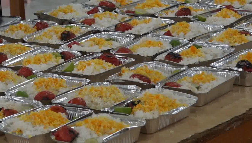 ۶۰۰ پرس غذا ویژه عزاداران حسینی علی‌آباد فنود طبخ می شود