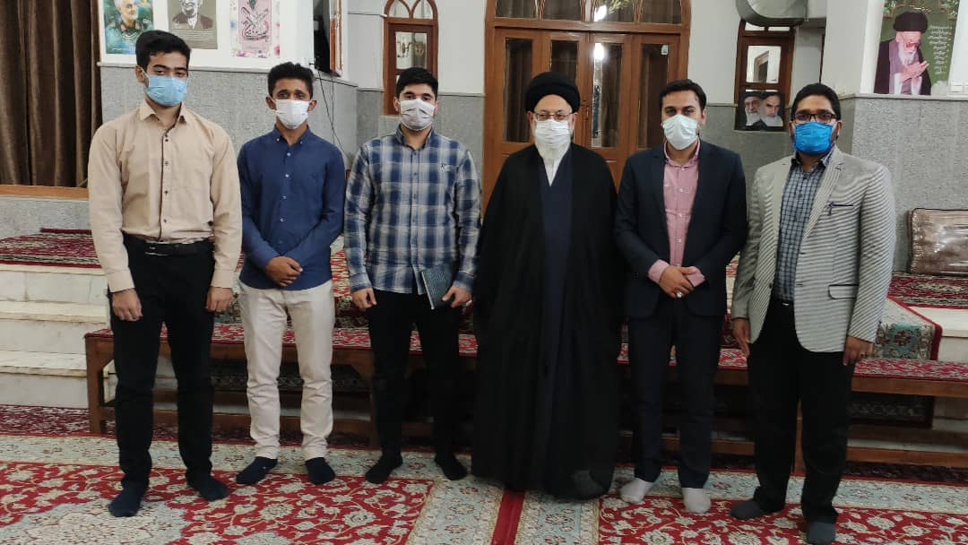 دیدار اعضای شورای بسیج دانشجویی دانشگاه‌فرهنگیان یزد با امام جمعه بخش مرکزی یزد  