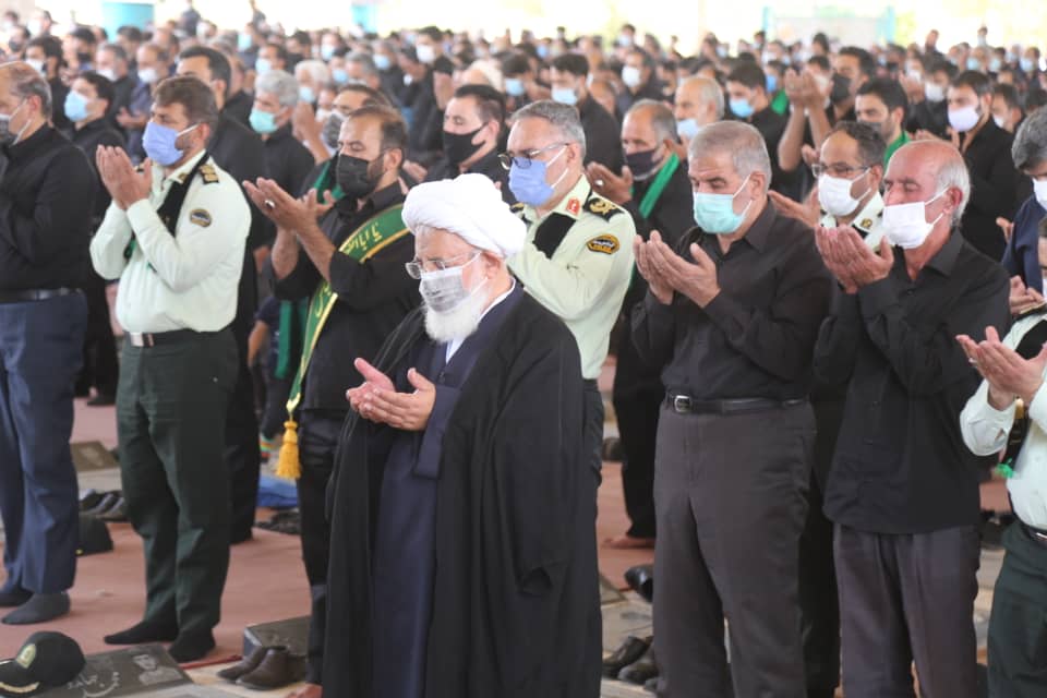 نماز ظهر عاشورا در حسینیه ایران اقامه شد 