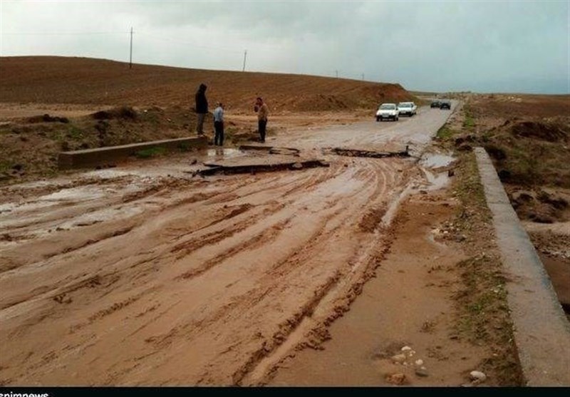 زیباترین جاده کویری جهان در دست انداز وعده ها 