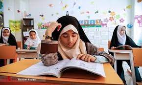 بیش از ۴۰ هزار نفر از فرهنگیان استان کرمان کار تعلیم و تربیت ۶۷۰ هزار دانش آموز را بر عهده دارند