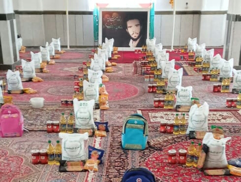گروه جهادی سردار شهید ذبیح الله قریه میرزایی ۷۲ بسته حمایتی توزیع کرد