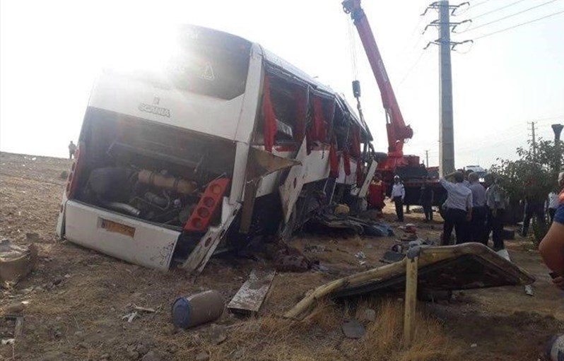  واژگونی اتوبوس محور دامغان - شاهرود ۳۳ مصدوم برجای گذاشت