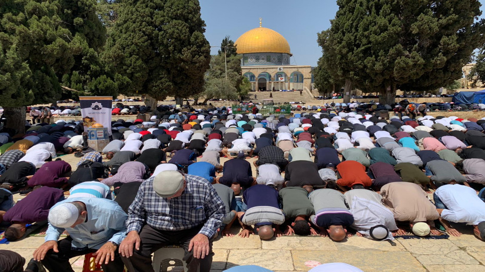 اقامه نماز جمعه فلسطینی ها در سایه تدابیر امنیتی صهیونیست ها در مسجدالاقصی