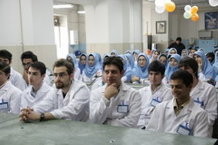 ممنوعیت شرکت پزشک سربازها در آزمون دستیاری لغو شد 