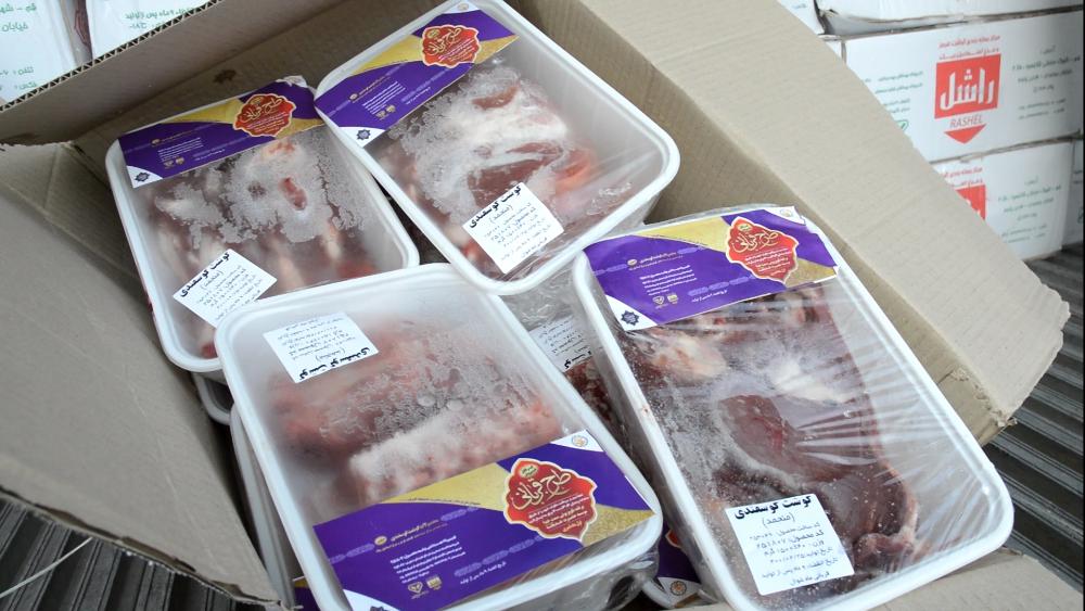 ۱۲۰۰ بسته گوشت قربانی به همت کانون های مساجد در بین نیازمندان توزیع شد