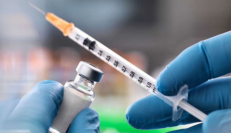 دومین مرکز واکسیناسیون خودرویی در آستارا راه‌اندازی شد