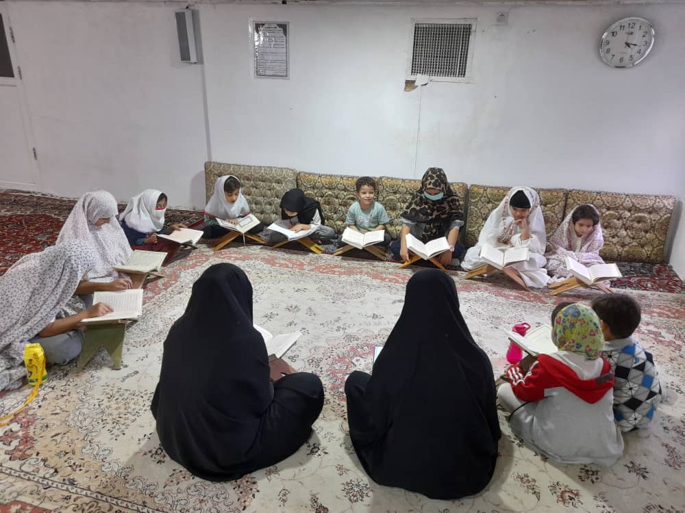 بچه‌های مسجدی سنندج با برگزاری کلاس‌های قرآنی هفته وحدت را گرامی داشتند