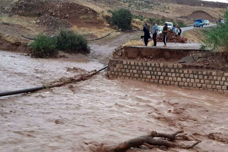 عملیات امدادرسانی جمعیت هلال احمر در سیل و آبگرفتگی شهرستان مهاباد