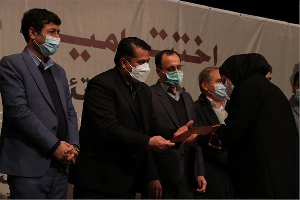 برگزیدگان سی و دومین جشنواره تئاتر کردستان تجلیل شدند