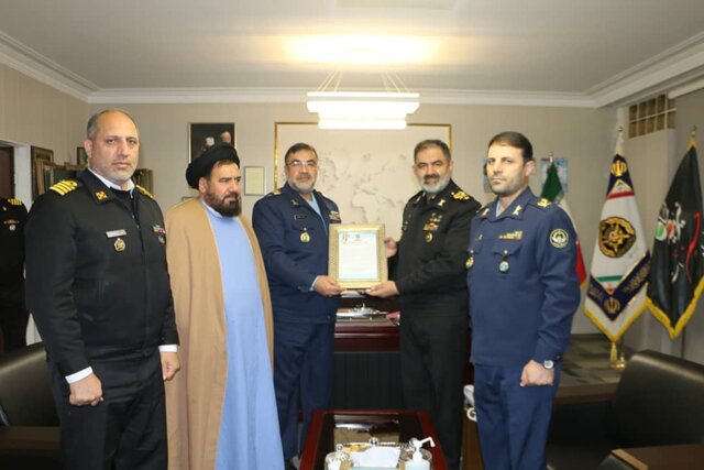  دیدار فرمانده نیروی هوایی ارتش با امیر دریادار ایرانی 