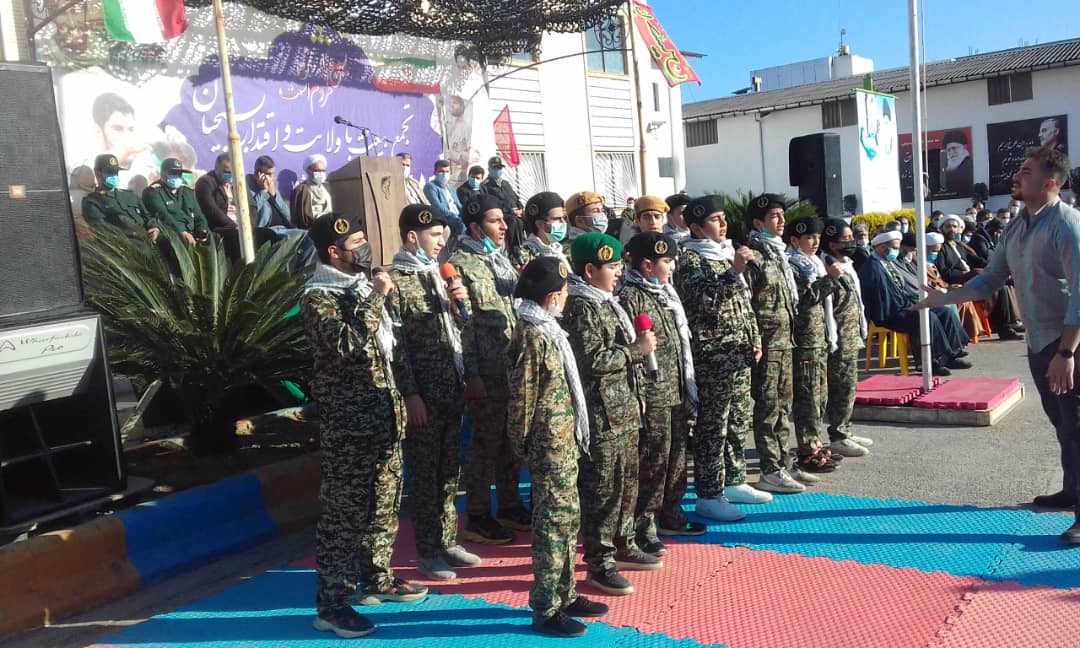 اجرای سرود بچه های مسجد به مناسبت ۴۲سالگی بسیج در قائم شهر