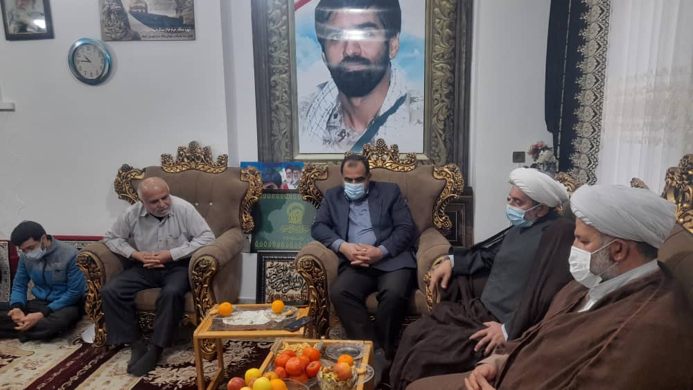 سرپرست ستاد فهمای مازندران با خانواده شهید «فیروزآبادی» دیدار کرد