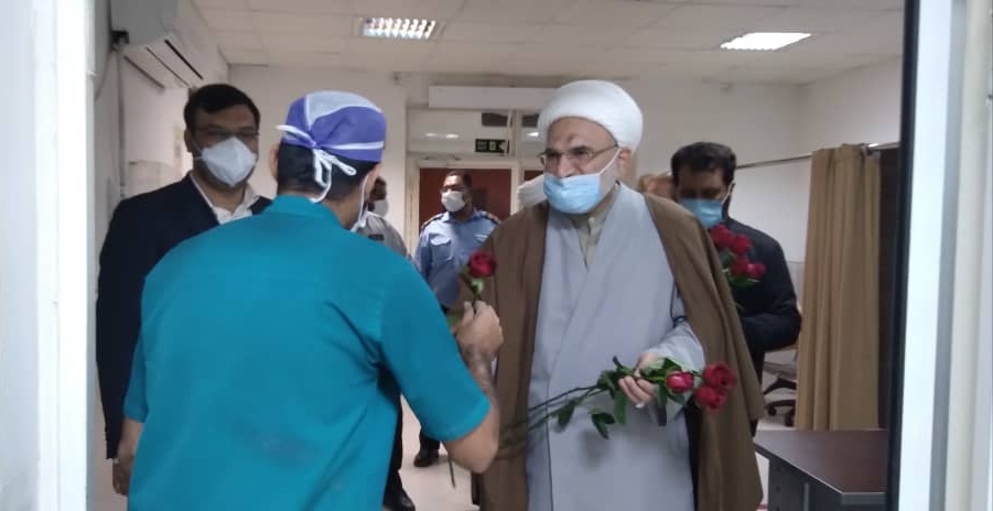 امام جمعه آبادان از زحمات کادر پرستاری بیمارستان شهید بهشتی تجلیل کرد