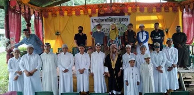 شرکت کمیسیون ملی مسلمانان فیلیپین در مراسم تقدیر از حافظان قرآن و توزیع نسخه های قرآن کریم