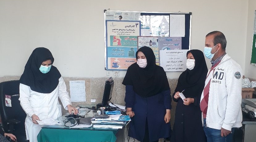 دیدار اعضای کانون فرهنگی هنری «وفا» با کادر درمان روستای شوراب کبیر  