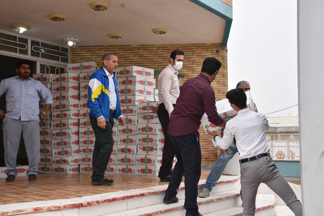 ۱۲۰۰ بسته گوشت قرمز نذری میان نیازمندان منطقه آزاد اروند توزیع شد