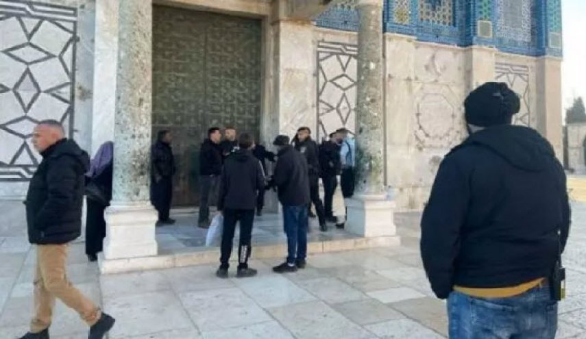 صهیونیست ها، صبح امروز یکی از نگهبانان مسجد الاقصی را بازداشت کردند