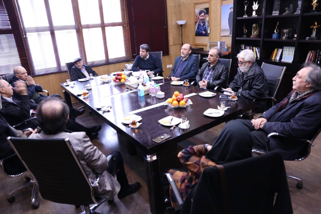 گفتگوی صمیمانه سینماگران مسیحی با محمد خزاعی رییس سازمان سینمایی کشور 