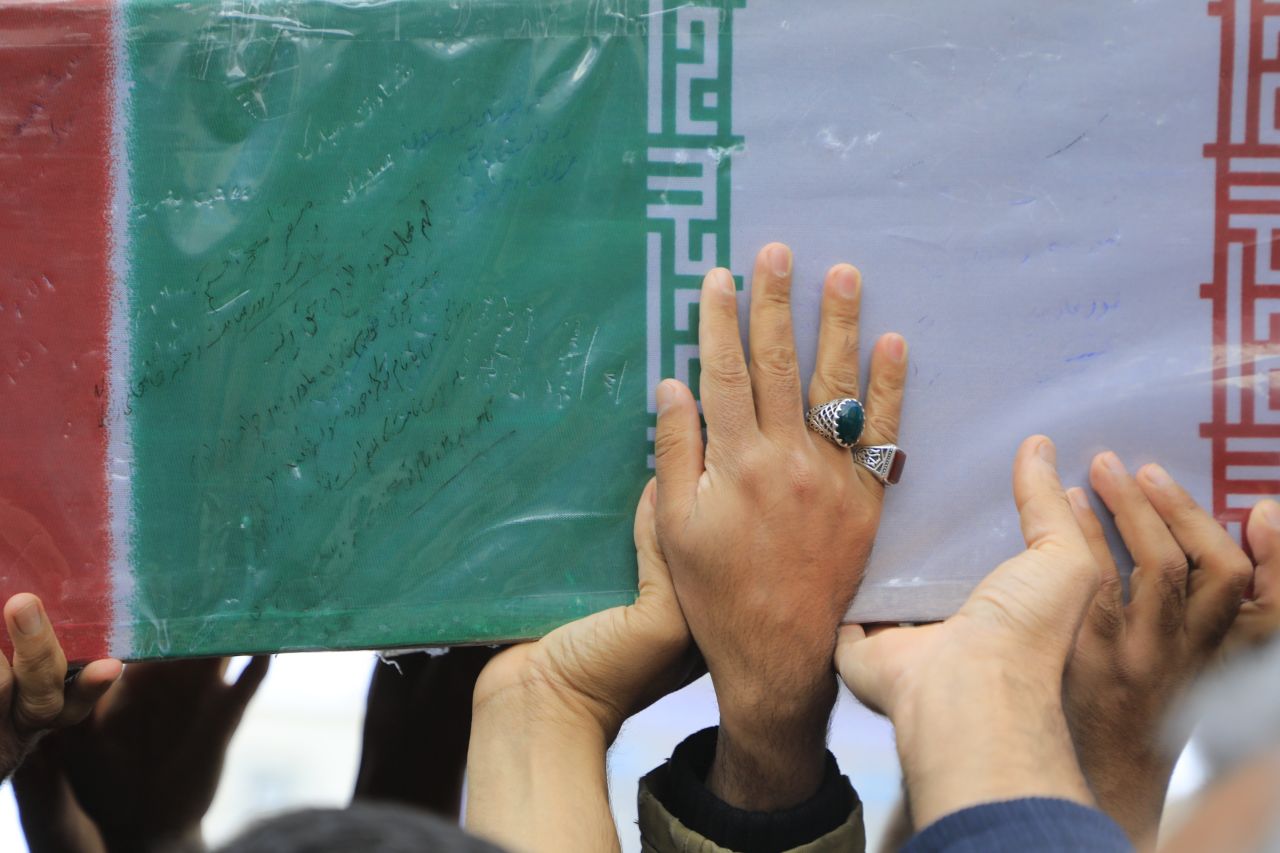  پیکر شهید گمنام در بروجرد تشییع شد